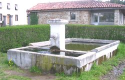 800px-lezoux_lavoir