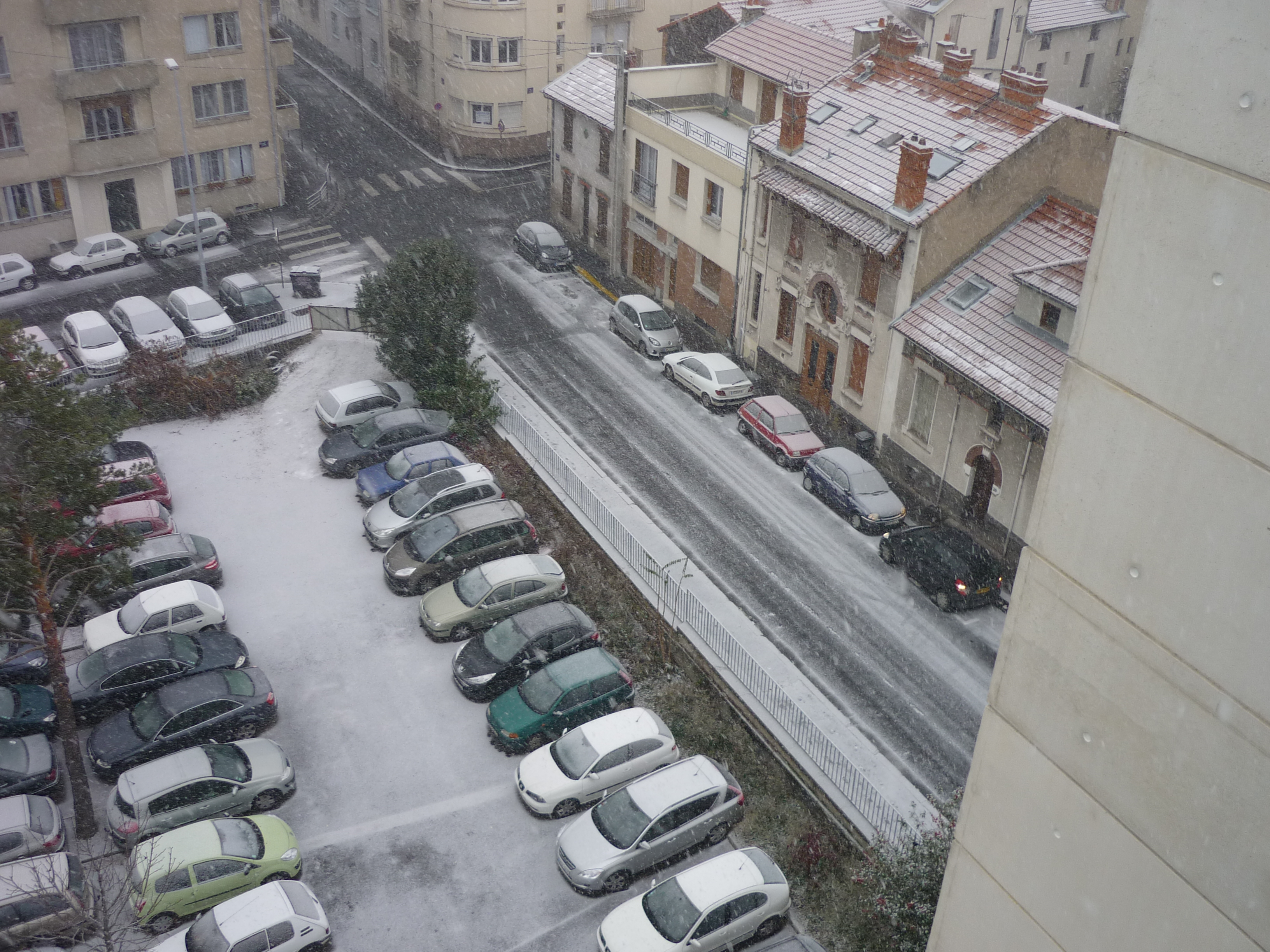 L'épisode neigeux en direct de Clermont-Ferrand