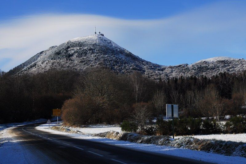 Le Puy de Dôme enneigé et givré par Bruno Courteix