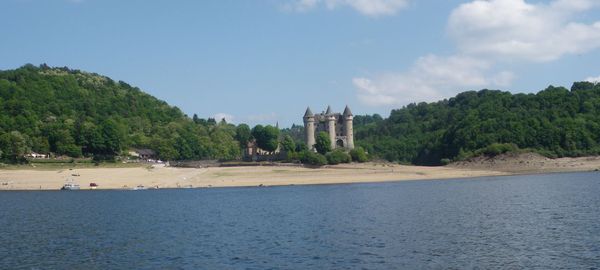 Lac retenue bort les orgues (1) bande