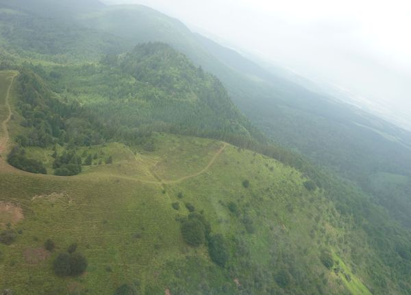 Volcans d'auvergne vus du ciel Puy de Dôme de come Pariou 600 (1)