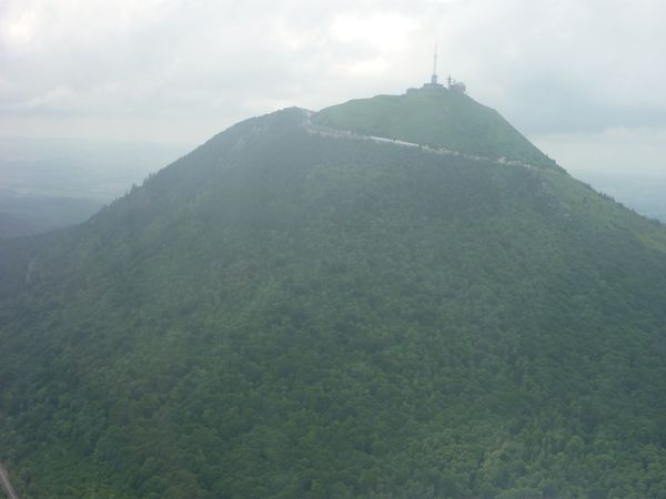 Volcans d'auvergne vus du ciel Puy de Dôme de come Pariou 600 (4)