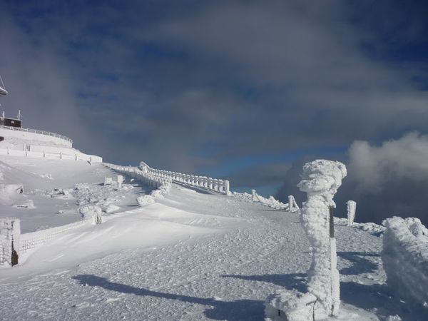 sommet-du-Puy-de-D%C3%B4me-neige-glace-givre-1-hiver.jpg