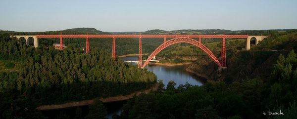 Le viaduc de Garabit et la Truyère