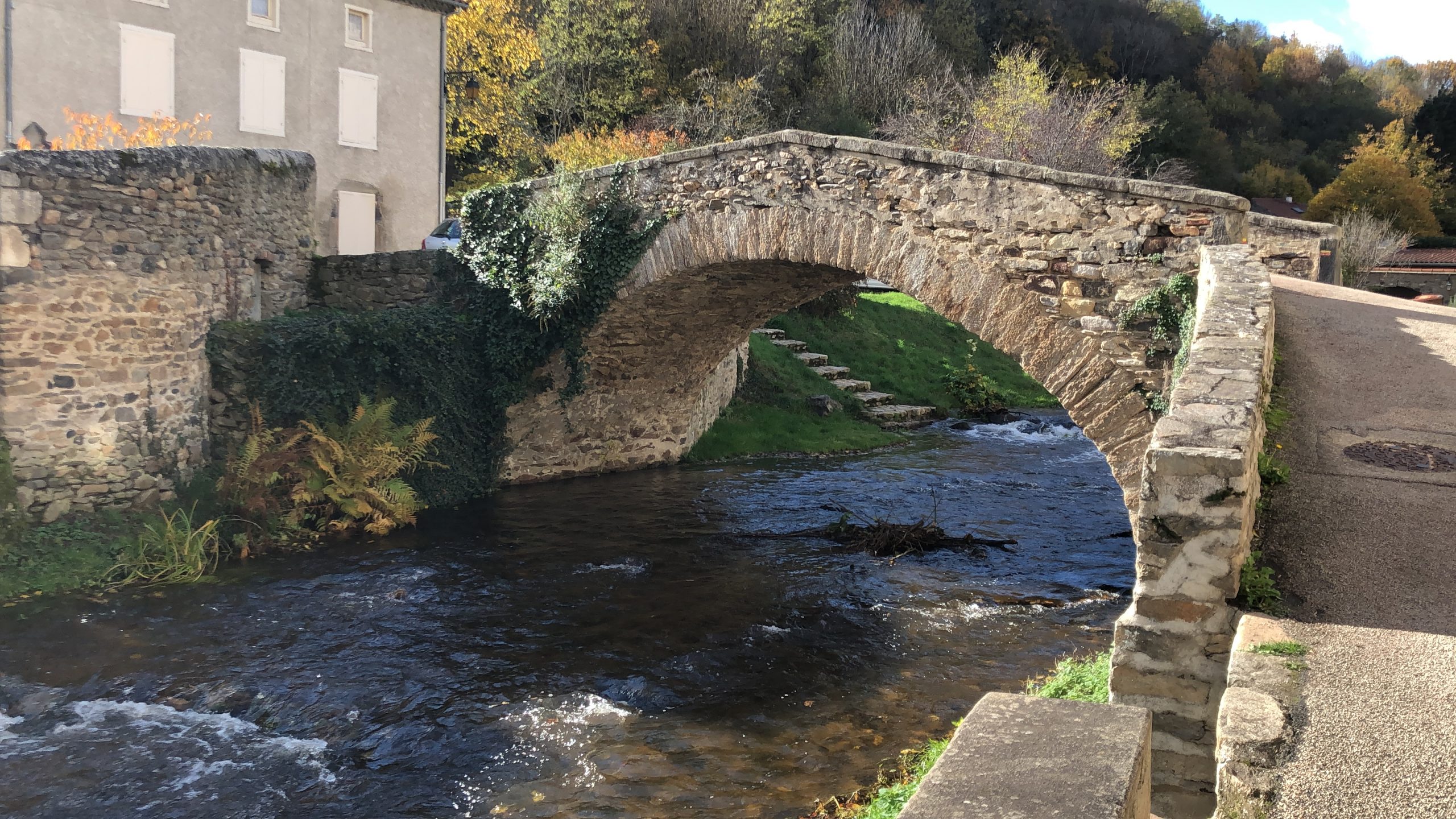 Blesle et les quais de la Voireuze