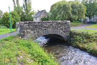 vieux pont en pierre Sioule Saintbonnet près Orcival (2) little