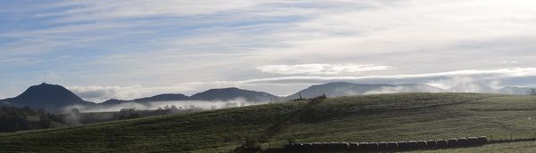 Puy de dôme brume coté ouest automne (1)