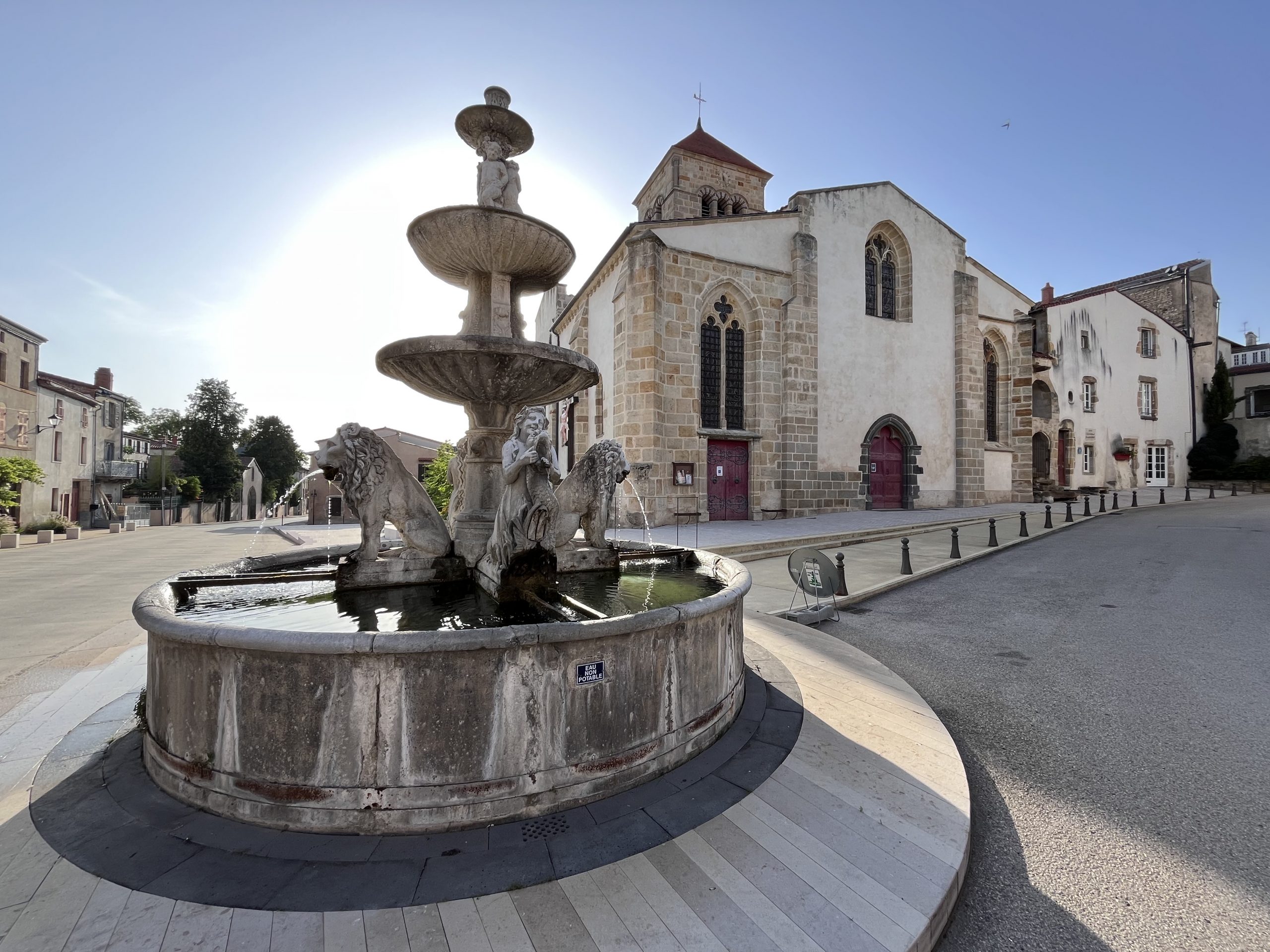 Plauzat et ses 10 fontaines et lavoirs